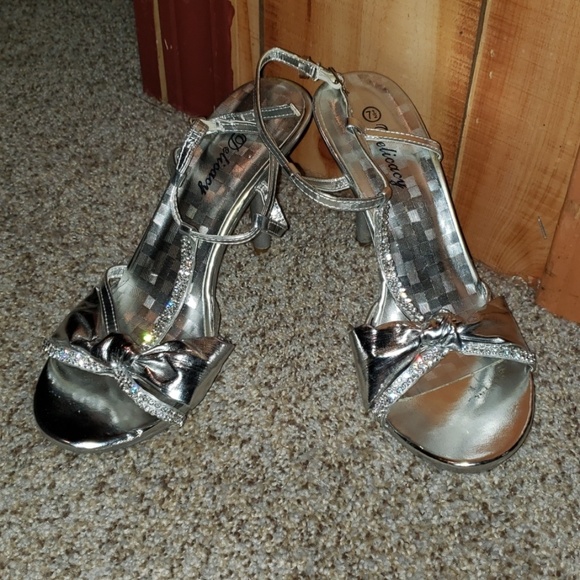 Shoes - Picture 1 of 1